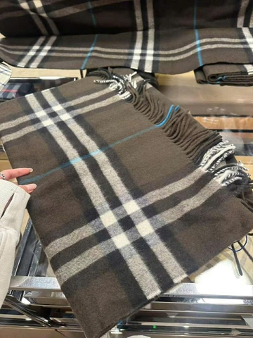 Khăn Burberry