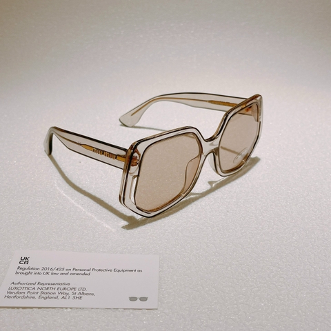 Kính Miu Miu