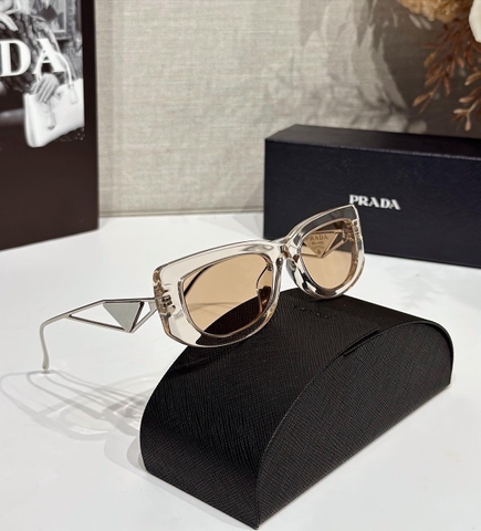 Kính Prada
