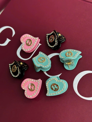 Kẹp tóc Gucci trái tim