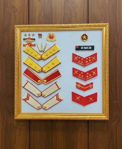 Khung Lưu Niệm Hành Trình Quân Ngũ