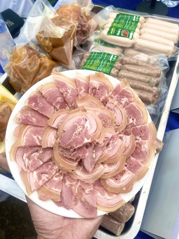 Giò bê Lê Duẩn - đặc sản Nghệ An