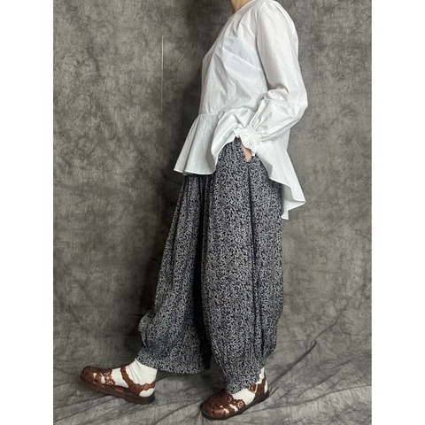Balloon Pants - Black & White Flowers