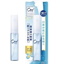 Xịt thơm miệng Sunstar Ora2 chai 6ml - hương bạc hà mát lạnh
