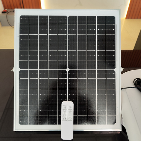 Quạt năng lượng mặt trời 30W cao cấp Akiko