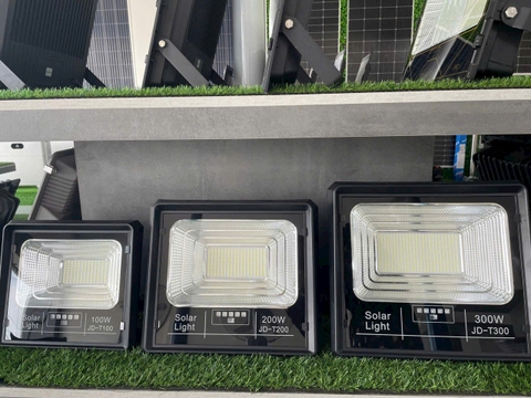 Đèn pha năng lượng mặt trời 200W chính hãng Jindian