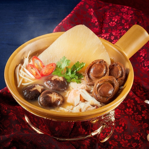 Soup Vi cá - bào ngư - tổ yến