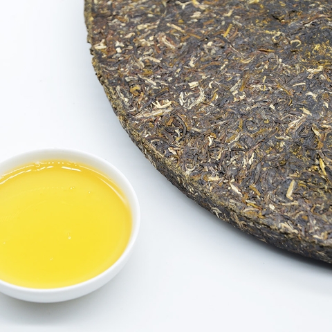 JAR OF 12 YEN BAI RAW TEA CAKES 2020/1B2L