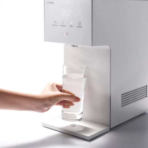 Máy lọc nước để bàn cao cấp: Khi chất lượng sống bắt đầu từ từng ngụm nước