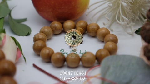 Vòng trầm hương vân nhạt PTCA10