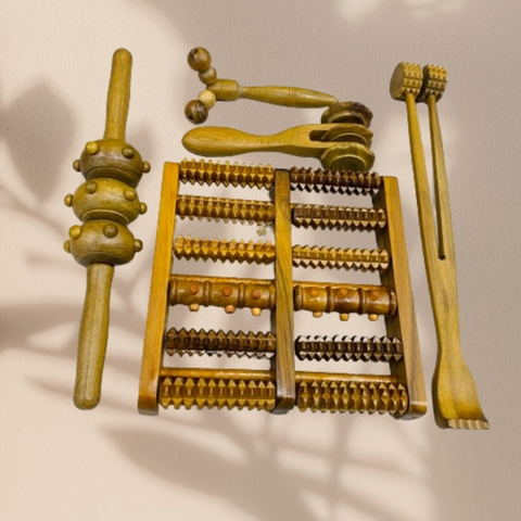 Set 5 dụng cụ massage gỗ Bách Xanh thơm