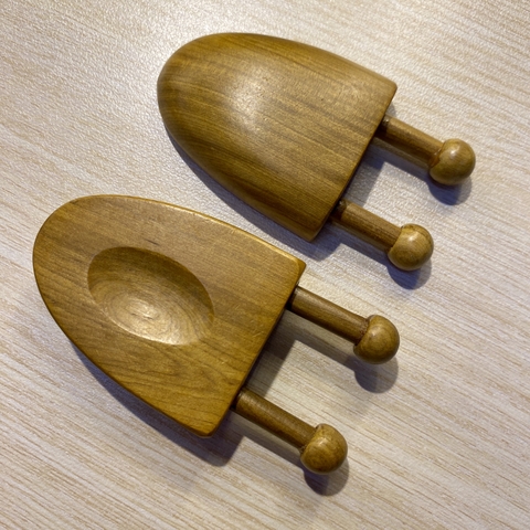 Dụng cụ massage mắt & mũi, cạo gió, ấn huyệt gỗ bách xanh