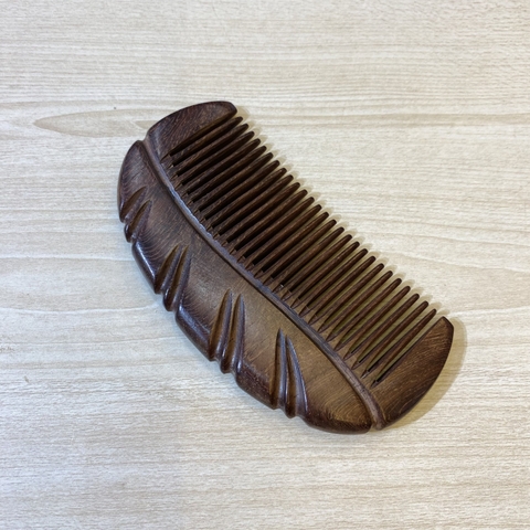 Lược nghệ thuật gỗ cẩm