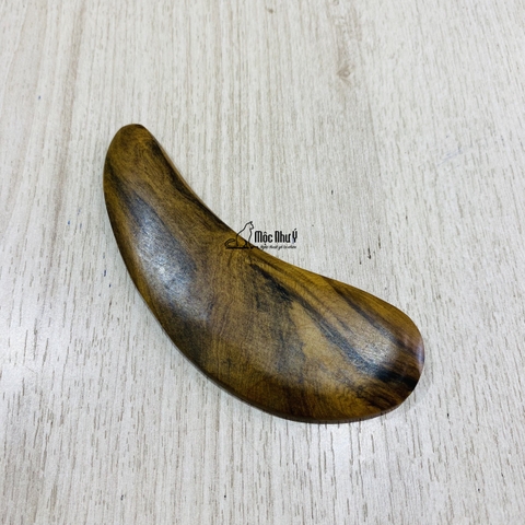 Miếng cạo gió gỗ bách xanh hình mặt trăng