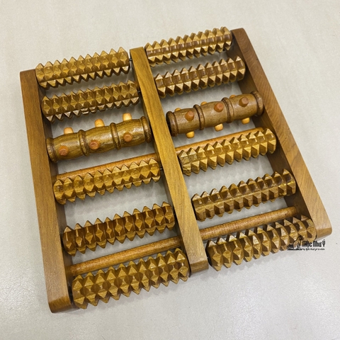 Bàn lăn massage chân gỗ bách xanh