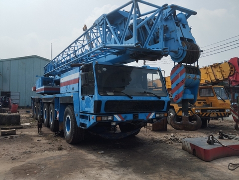 Cần Cẩu Bánh Lốp 120T Krupp KMK5120