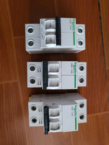 CB 2 TÉP 32A SCHNEIDER