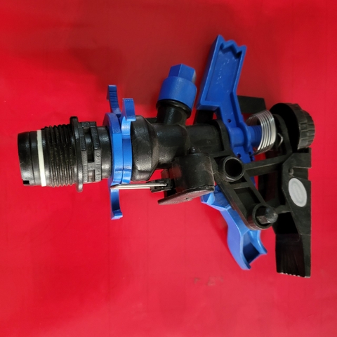 Béc tưới cây nhựa