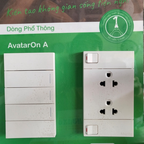 Mặt 2 ổ cắm 3 chấu