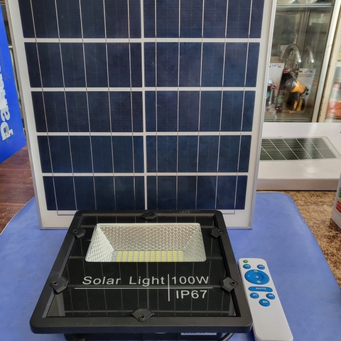Đèn Năng lượng mặt trời 100W