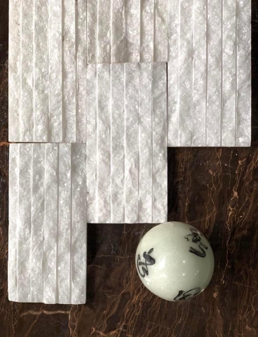 Đá Chẻ 5 Chỉ Trắng Sữa