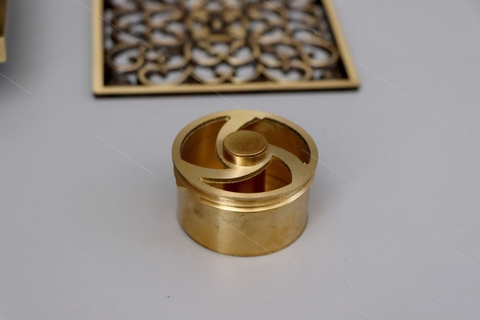 Phễu Thoát Sàn Cổ Điển