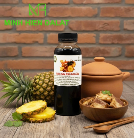 Nước màu  cô đặc từ nước cốt trái thơm/dứa ( dùng ướp món kho) chai 330ml