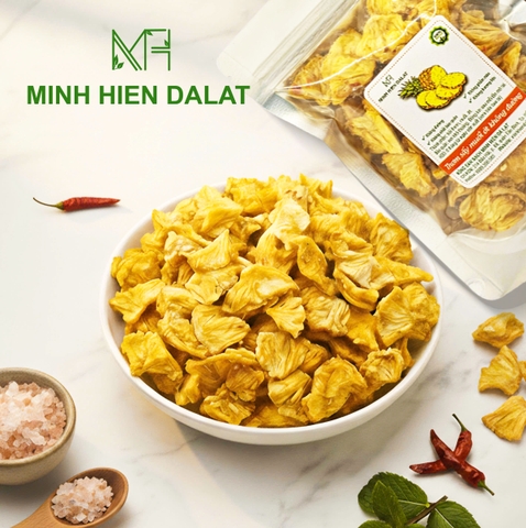 Thơm sấy muối ớt cắt nhỏ bỏ cùi hoàn toàn không đường.