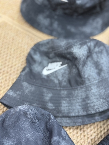 MŨ BUCKET NIKE VÀNH LOANG MÀU