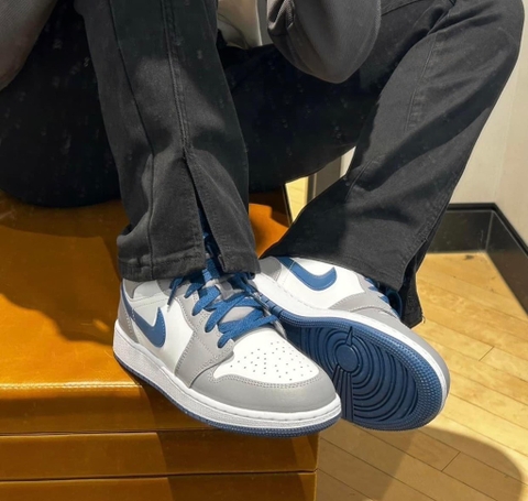 GIÀY Nike Air Jordan 1 Mid GS 'True Blue Cement' DQ8423-014-3