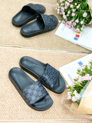 Dép Bánh Mì Adidas Adilette ĐEN LOGO NỔI JR3623