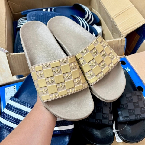 Dép Bánh Mì Adidas Adilette NÂU LOGO NỔI JR3622