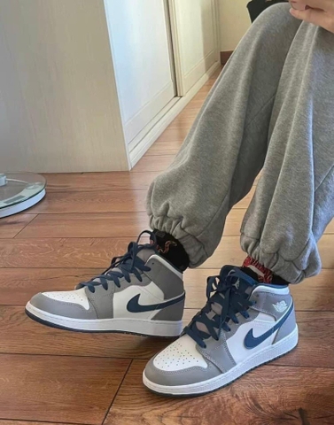GIÀY Nike Air Jordan 1 Mid GS 'True Blue Cement' DQ8423-014-3