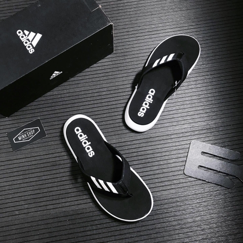 Dép xỏ ngón Comfort Đen Trắng EG2069