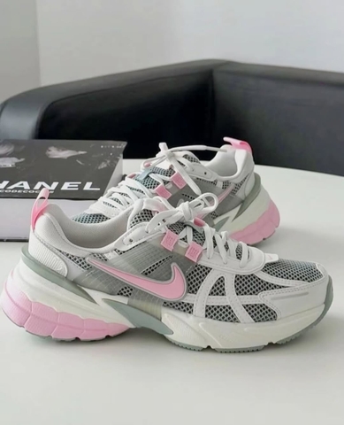 Giày Nike V2K Run HỒNG ‘Light Pumice Pink Foam’ HQ4046-001