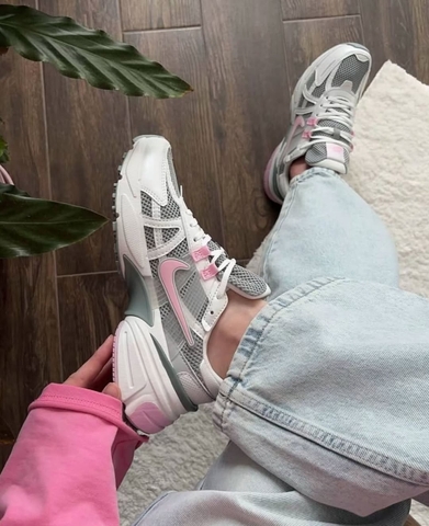 Giày Nike V2K Run HỒNG ‘Light Pumice Pink Foam’ HQ4046-001