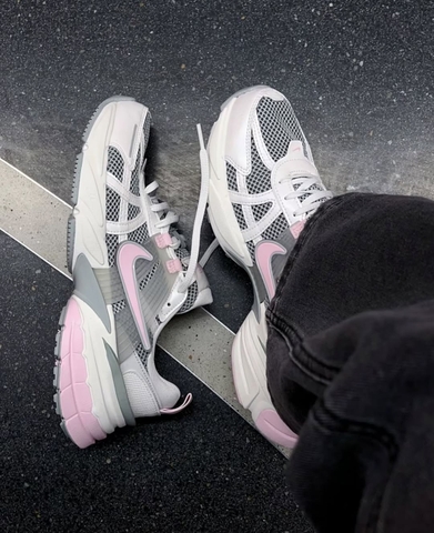 Giày Nike V2K Run HỒNG ‘Light Pumice Pink Foam’ HQ4046-001