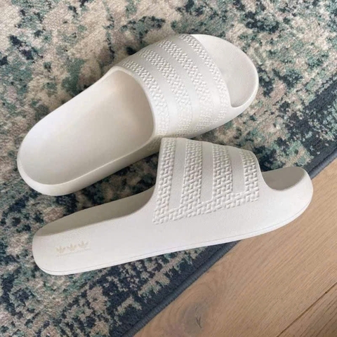 Dép adilette Ayoon TRẮNG GV9536