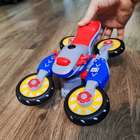 Đồ chơi em bé lái xe đạp 3 bánh quay 360 độ có đèn nhạc vui nhộn cho bé đồ chơi shipper bé trai đi xe xích lô biểu diễn