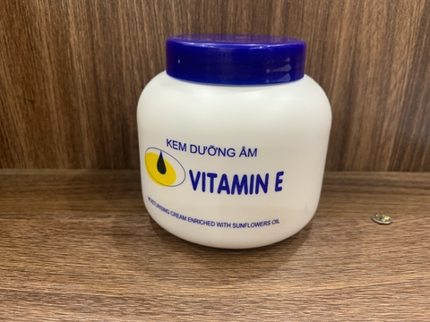 Vitamin E L200g dưỡng ẩm