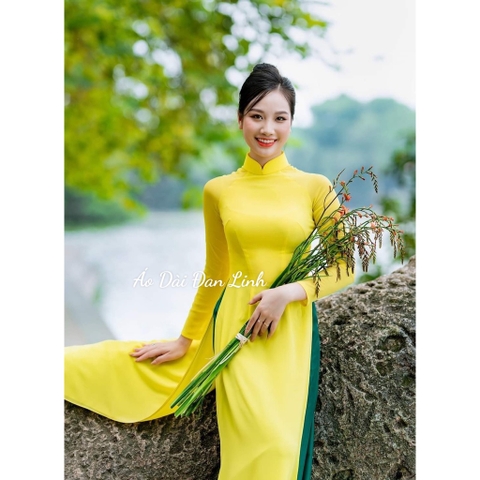 Áo dài trơn 4 tà màu vàng tôn da trẻ trung - Áo Dài Đan Linh