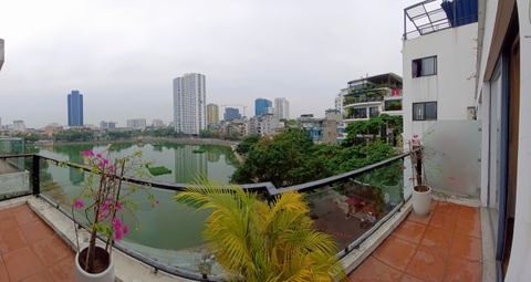 602 (Lake Balcony) • Spring Suites 20 Phạm Huy Thông