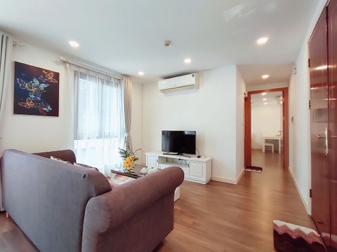 801 (Lake Balcony) • Spring Suites 20 Pham Huy Thong