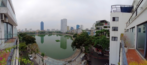 602 (Lake Balcony) • Spring Suites 20 Phạm Huy Thông