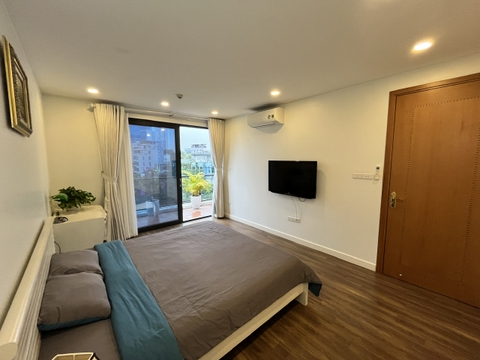 602 (Lake Balcony) • Spring Suites 20 Phạm Huy Thông