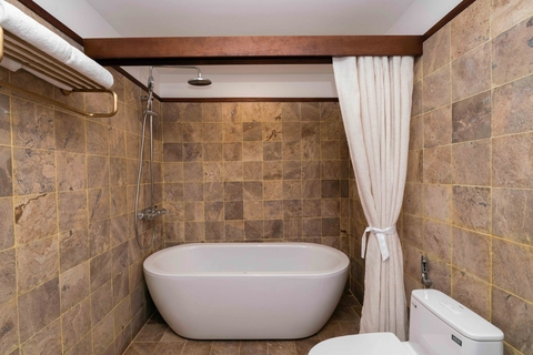 301 • Spring Suites 98 Xuan Dieu