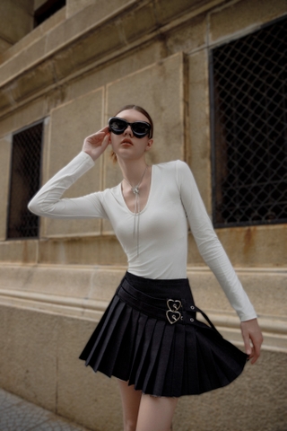 Callista Top - Áo thun cổ sâu tay dài