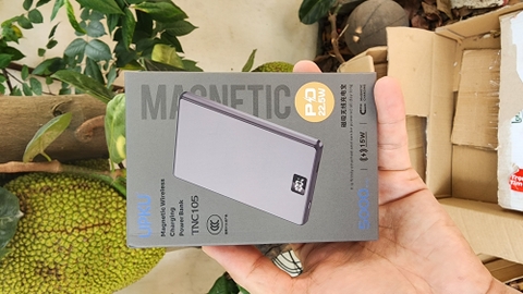 [Instock] Pin dự phòng UPKU 5.000mah, vỏ kim loại, mặt kính có Magsafe (Kho đối tác)