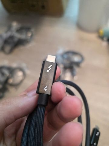 [Instock] Dây Type C Thunderbolt 4