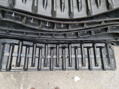 (HT) Xích cao su TYM 400x90x43DC DC35- Vấu cân